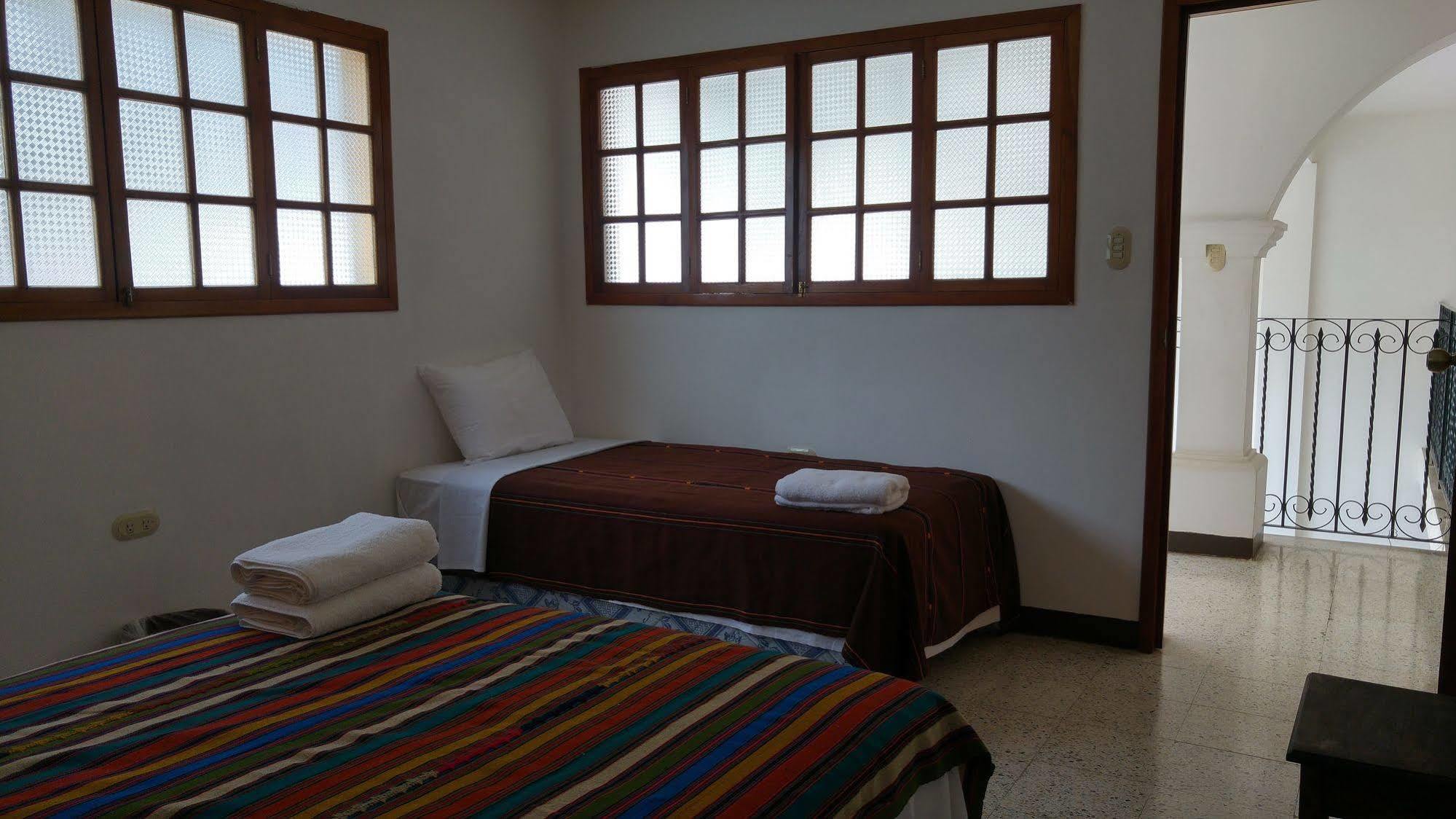 Ixkanul Antigua Hotel Екстериор снимка